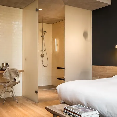 アリーナ ホテル