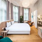 Arena Hotel 4*