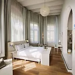 Arena Hotel 4*